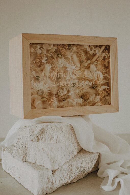Urne vitrine en bois de mariage – Image 4
